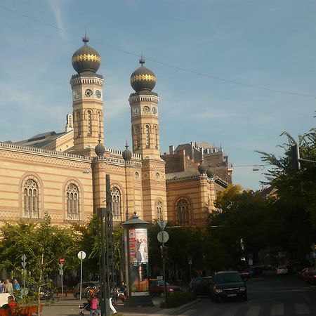 Museum View Apartment Budapest Luaran gambar